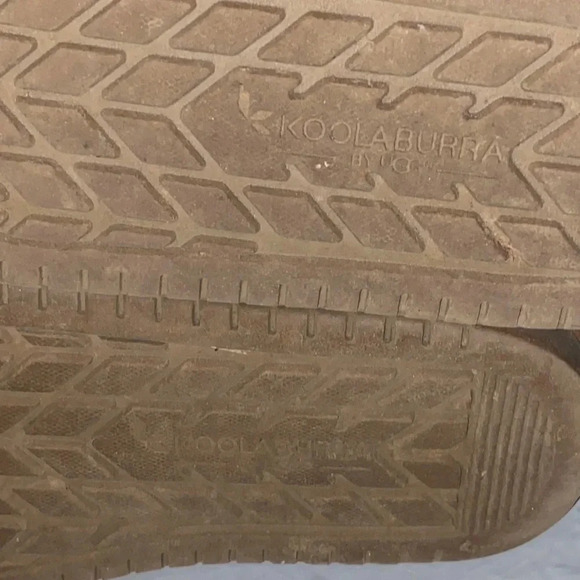 Girls Koolaburra by UGG Boots size 13 - Picture 4 of 8